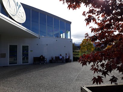 Nayeo, Piscine à Nay