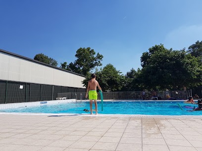 Piscine à Baignes Sainte Radegonde, Piscine à Baignes-Sainte-Radegonde
