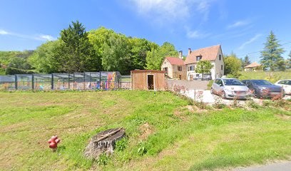 Pool Au Cours D'eau, Piscine à Vitrac