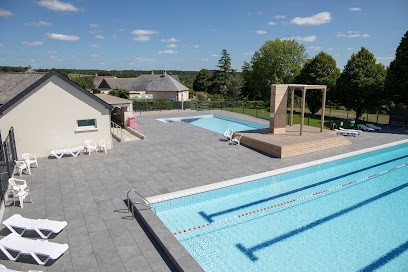 Piscine Jean Taris à Sainte-Suzanne-et-Chammes, Piscine à Sainte-Suzanne-et-Chammes