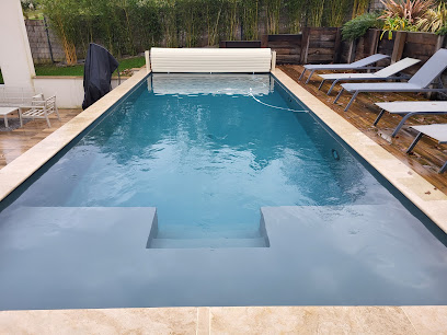 E2M Bleu-Passion, Piscine à Lignan-de-Bordeaux