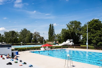 Centre Nautique Pierre de Coubertin, Piscine à Saint-Louis