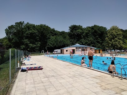 Piscine, Piscine à Chaux-la-Lotière