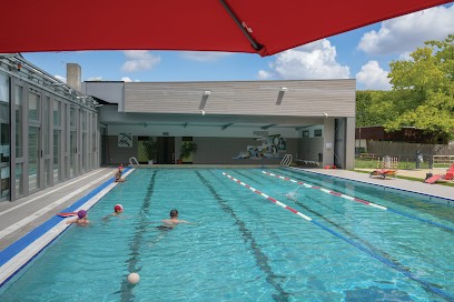 Piscine Pierre de Coubertin, Piscine à Chevilly-Larue