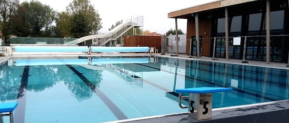 Piscine Communautaire Garazi-Baigorri à Saint-Jean-Pied-de-Port, Piscine à Saint-Jean-Pied-de-Port