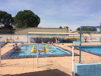 Piscine De Plein Air à Tavel, Piscine à Tavel