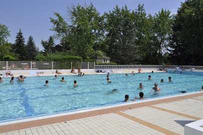Piscine Robert-Saigne, Piscine à Saint-Germain-des-Fossés
