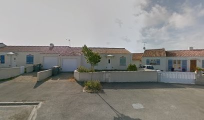 abris ouest, Piscine à Givrand