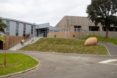 Jardin Aquatique, Piscine à Évron