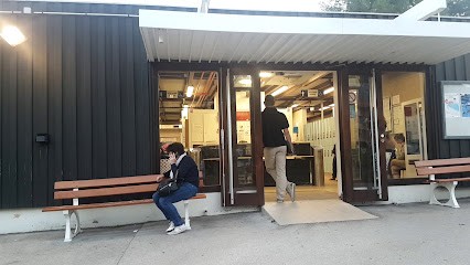 Piscine des Pins d'Alep, Piscine à Toulon