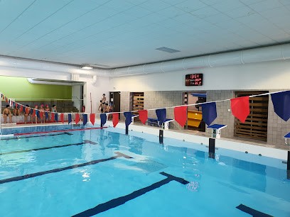 Piscine à Saint Pierre du Mont, Piscine à Saint-Pierre-du-Mont