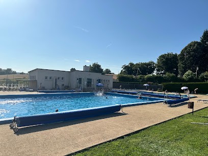 Piscine de Luzy, Piscine à Luzy