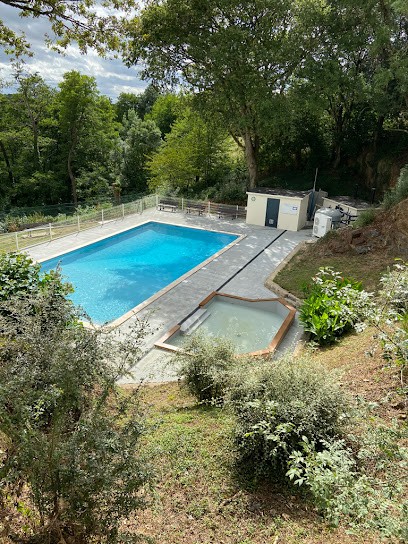 Piscine, Piscine à Val d'Erdre-Auxence