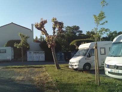 Piscine, Piscine à Pont-l'Abbé-d'Arnoult