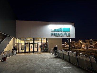 La Presqu'île De Saint-Dizier, Piscine à Saint-Dizier